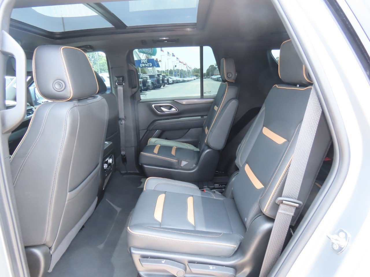 Used 2024 GMC Yukon AT4 w/ Technology Package AWD/4WD image 21