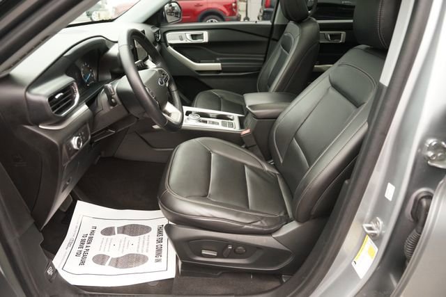 Certified 2022 Ford Explorer XLT w/ Equipment Group 202A RWD image 12