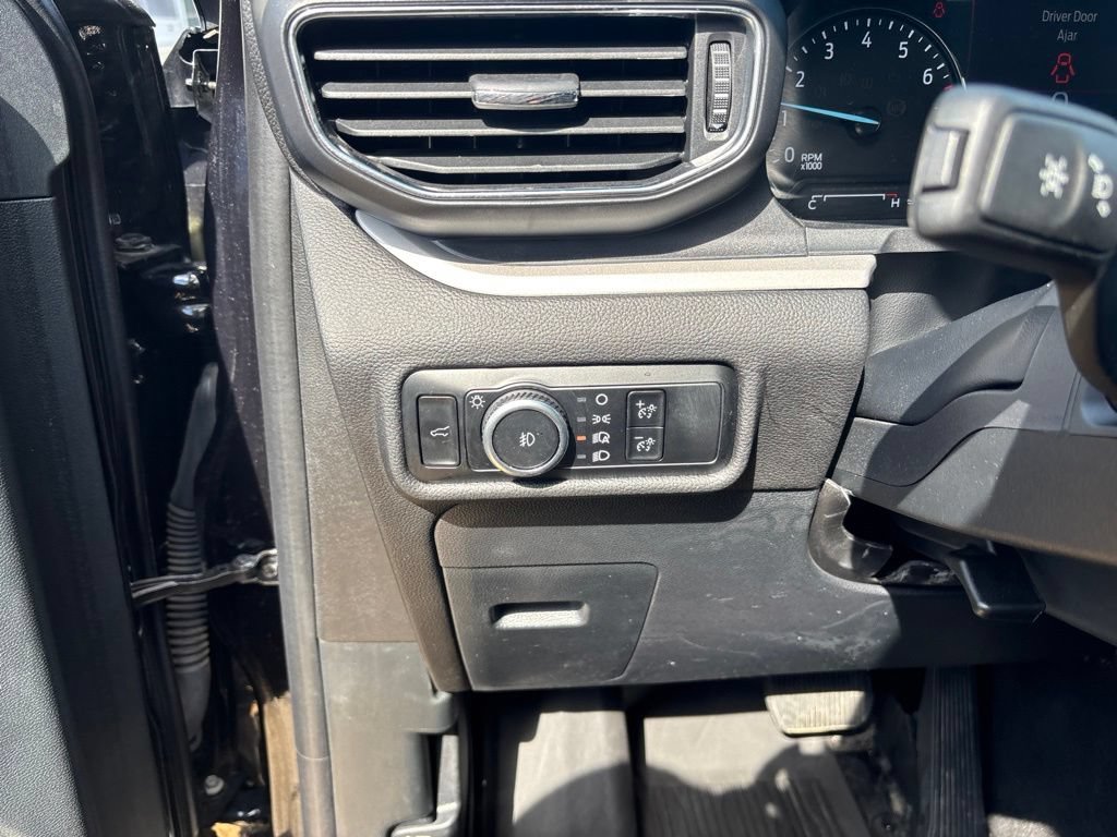 Certified 2024 Ford Explorer XLT w/ Equipment Group 202A AWD/4WD image 14