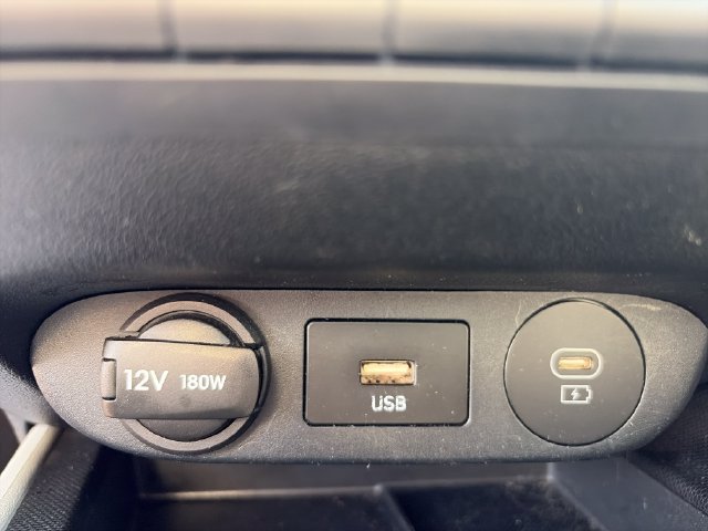 Used 2025 Hyundai Elantra Limited FWD image 16