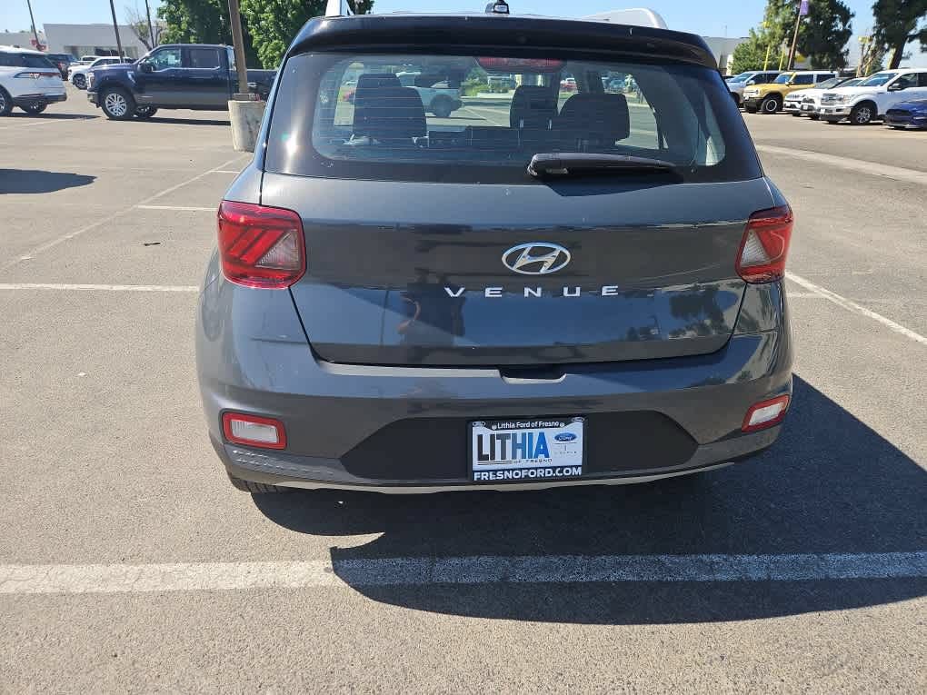 Used 2026 Hyundai Venue SEL FWD image 8
