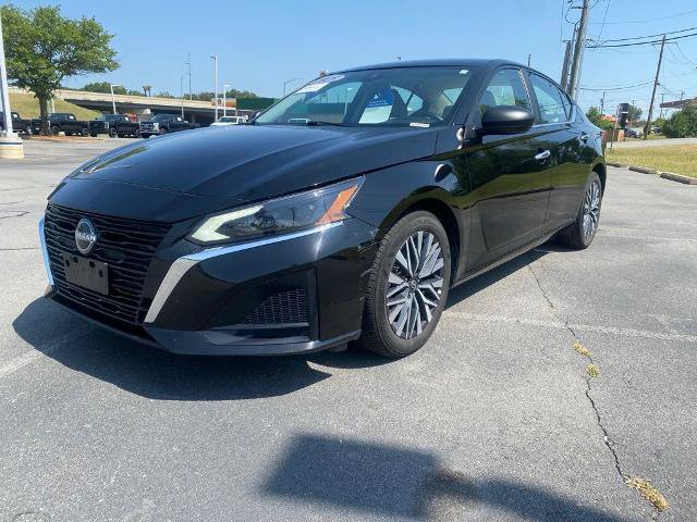Used 2025 Nissan Altima 2.5 SV FWD image 3