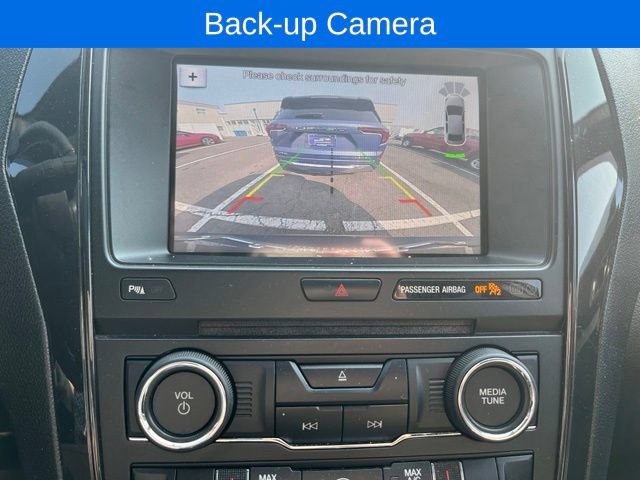 Certified 2017 Ford Explorer XLT w/ Equipment Group 202A AWD/4WD image 17