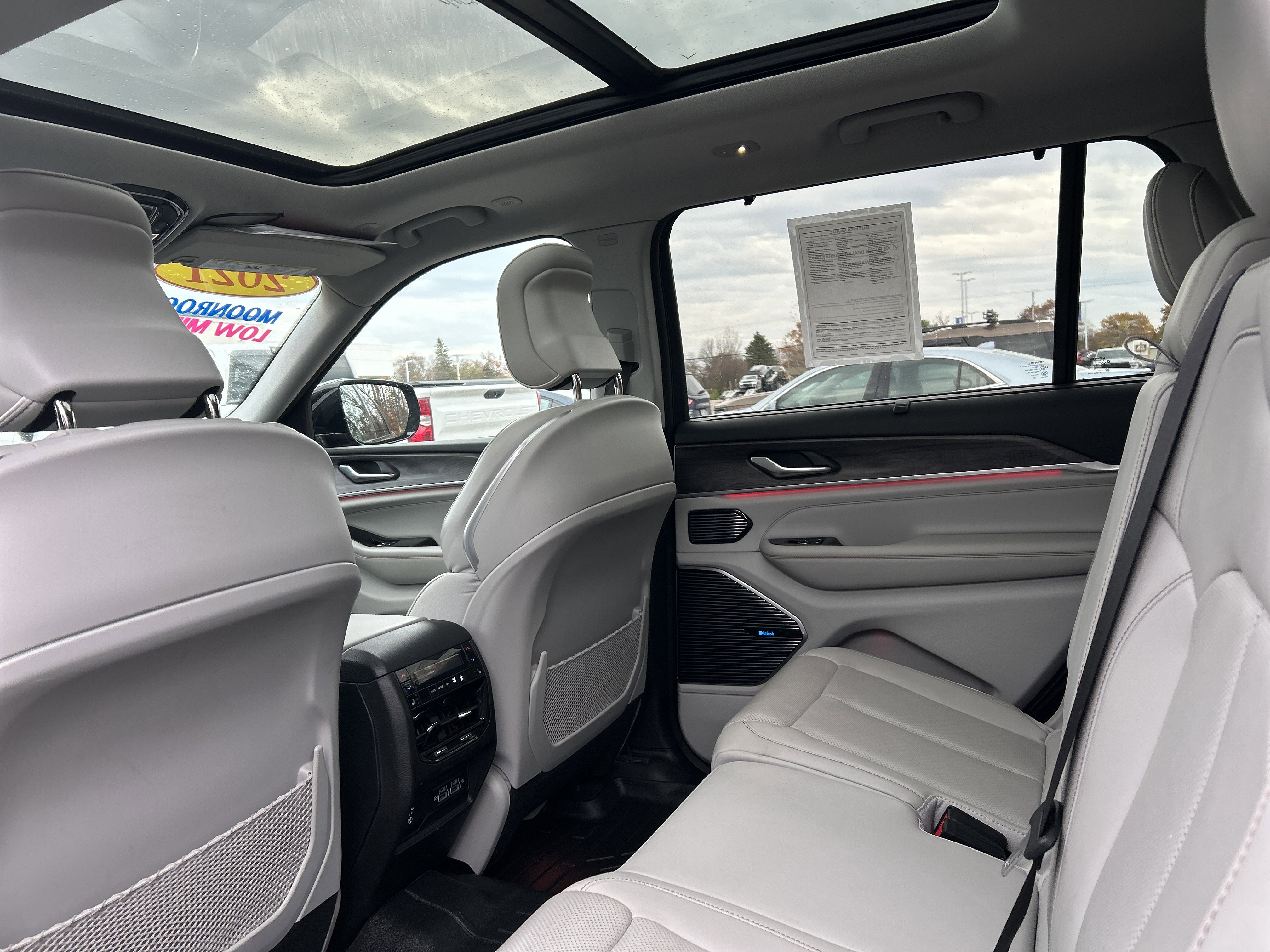 Used 2021 Jeep Grand Cherokee L Overland w/ Advanced Protech Group III image 13