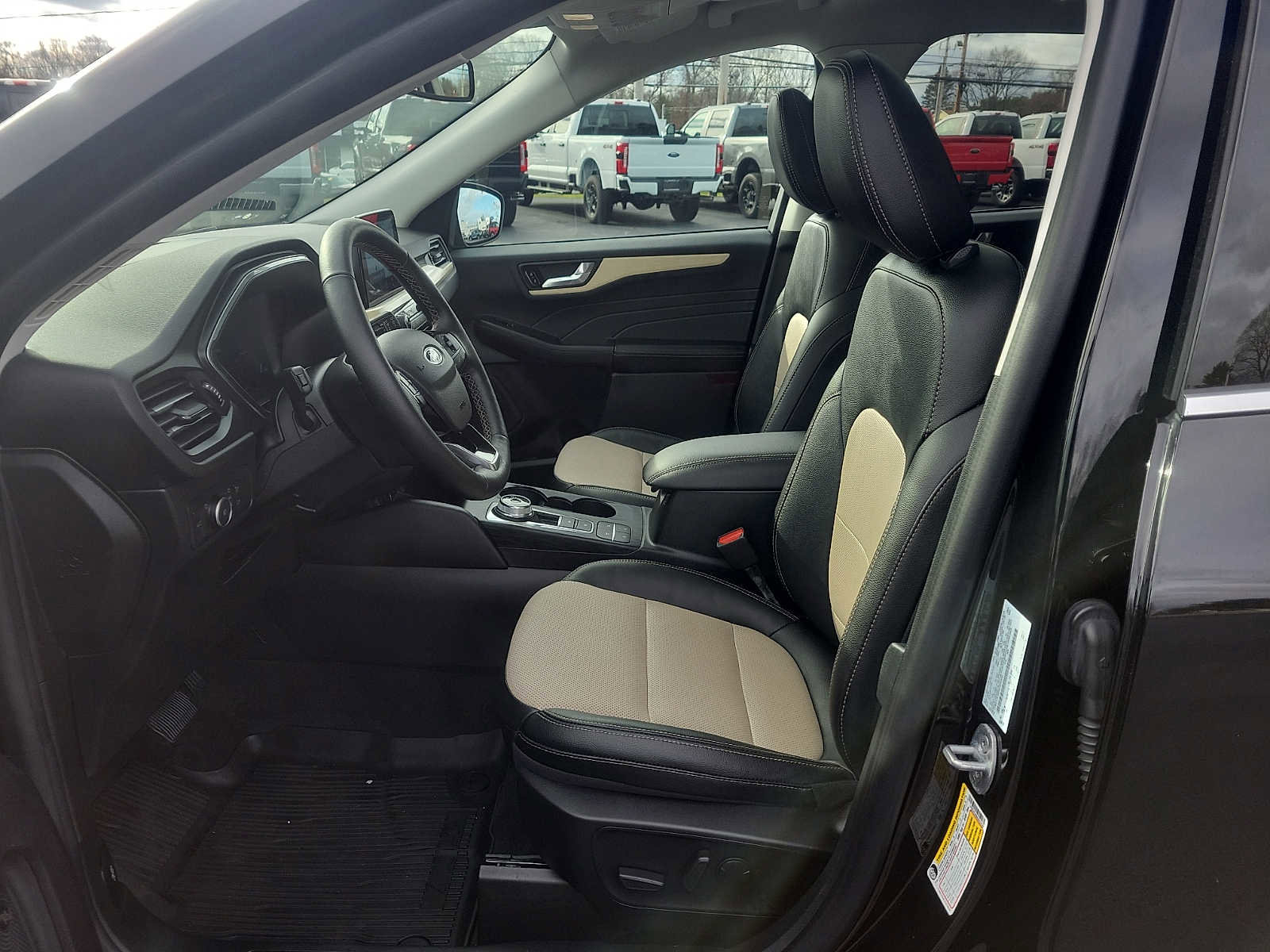 Certified 2022 Ford Escape Titanium w/ Titanium Elite Package image 13