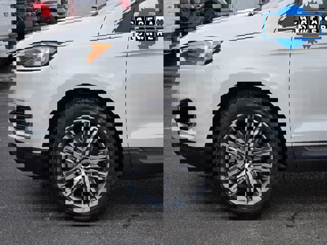Certified 2024 Ford Edge Titanium w/ Equipment Group 301A image 9