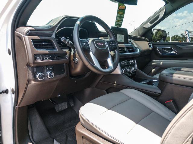 Used 2023 GMC Yukon XL SLT w/ SLT Premium Package RWD image 9