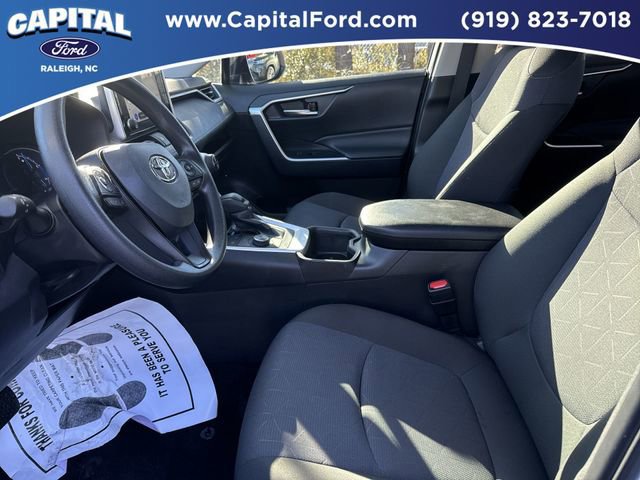 Used 2025 Toyota RAV4 XLE image 17