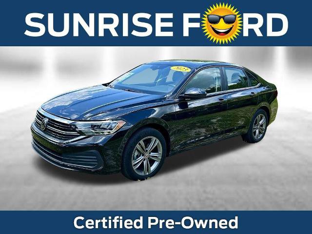 Used 2023 Volkswagen Jetta SE w/ Panoramic Sunroof Package
