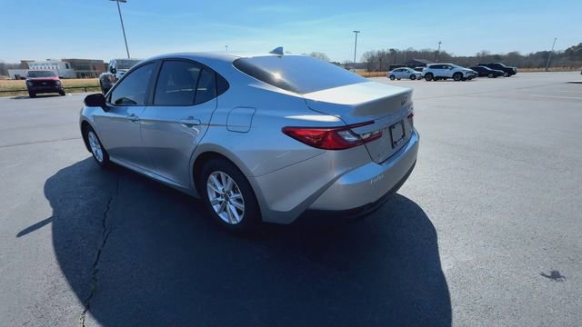 Used 2025 Toyota Camry LE image 4