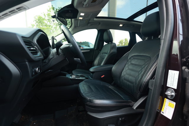 Certified 2023 Ford Escape Platinum w/ Premium Technology Package FWD image 17