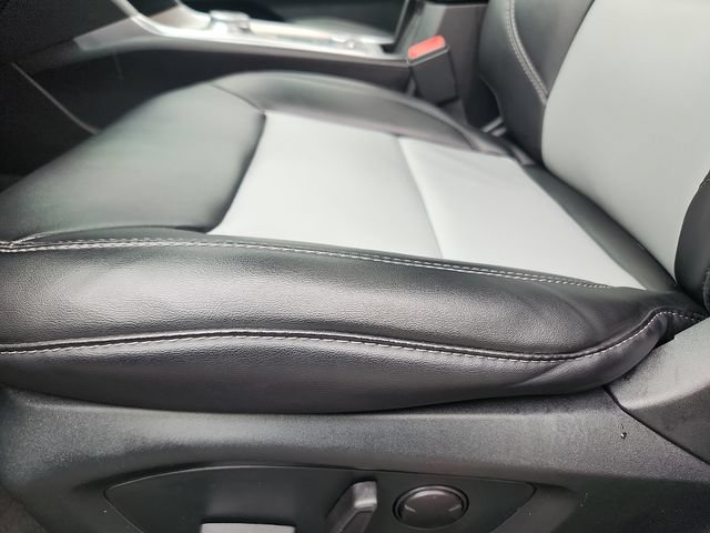 Certified 2022 Ford Explorer XLT w/ Equipment Group 202A AWD/4WD image 23
