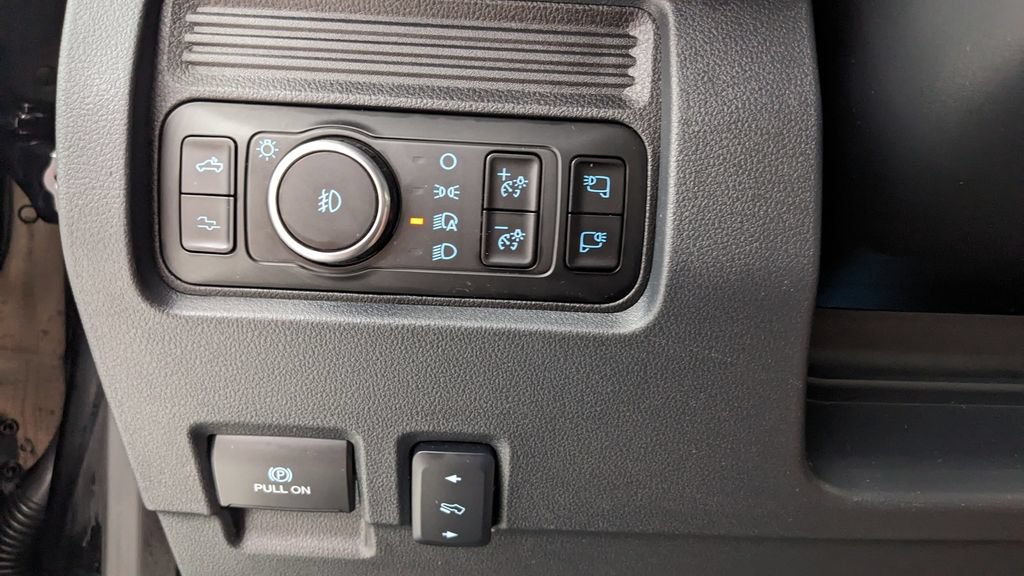 Certified 2025 Ford F250 Platinum AWD/4WD image 23