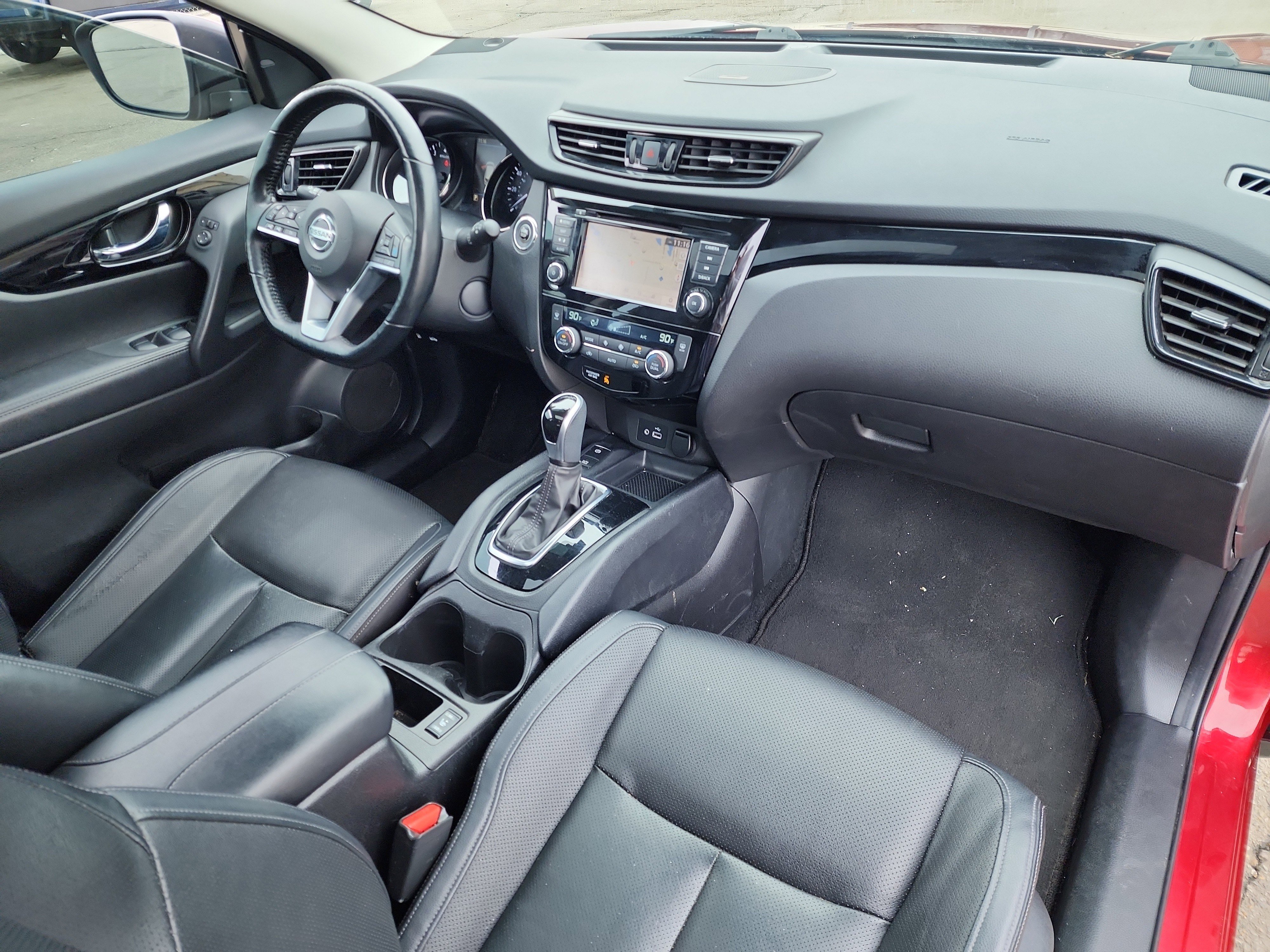 Used 2022 Nissan Rogue Sport SL w/ Premium Package image 16