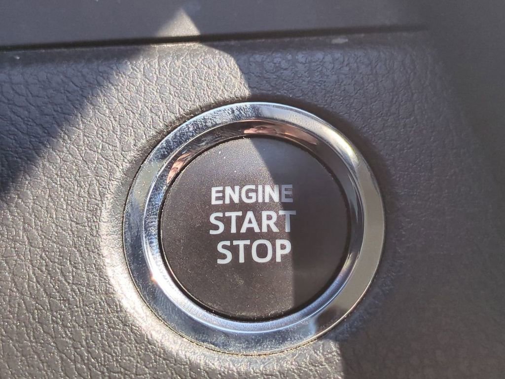 Used 2023 Toyota Camry SE image 31