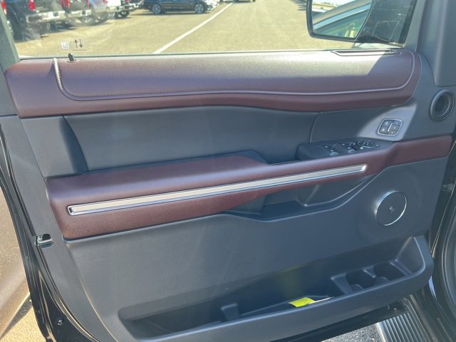 Certified 2023 Ford Expedition Limited image 11