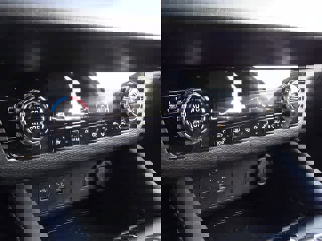 Used 2024 Mitsubishi Outlander SE AWD/4WD image 31