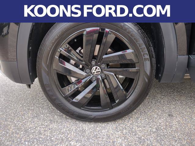 Used 2022 Volkswagen Atlas Cross Sport SE w/ Black Wheel Package AWD/4WD image 23