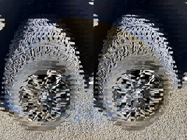 Used 2024 Chevrolet Colorado Z71 w/ Z71 Convenience Package 2 image 7