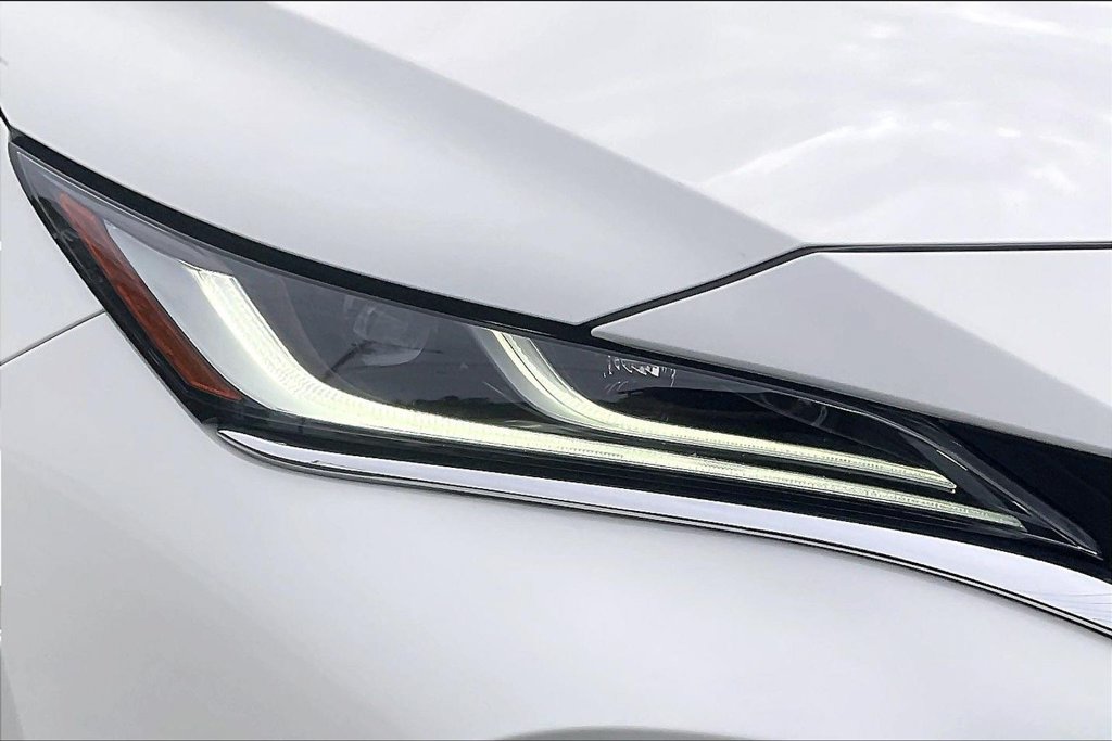 Used 2022 Toyota Venza XLE AWD/4WD image 28