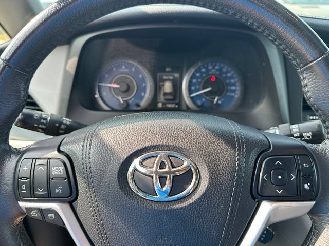 Used 2017 Toyota Sienna XLE Premium AWD/4WD image 22
