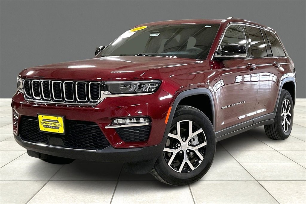 Used 2024 Jeep Grand Cherokee Limited image 2