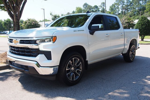 Used 2023 Chevrolet Silverado 1500 LT AWD/4WD image 3
