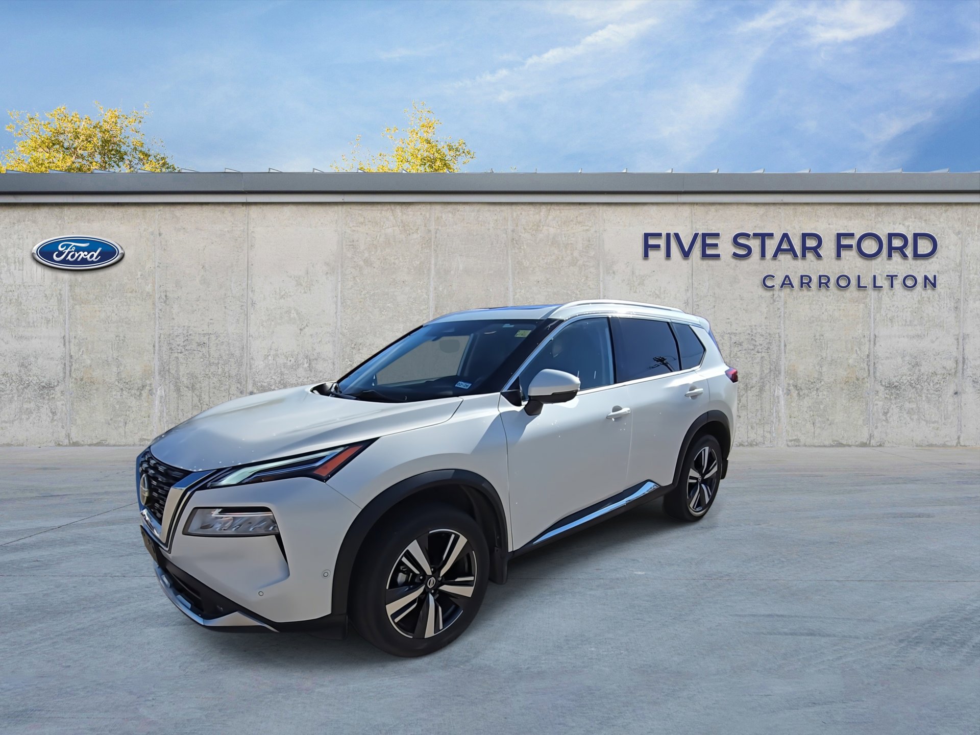 Used 2021 Nissan Rogue Platinum image 4