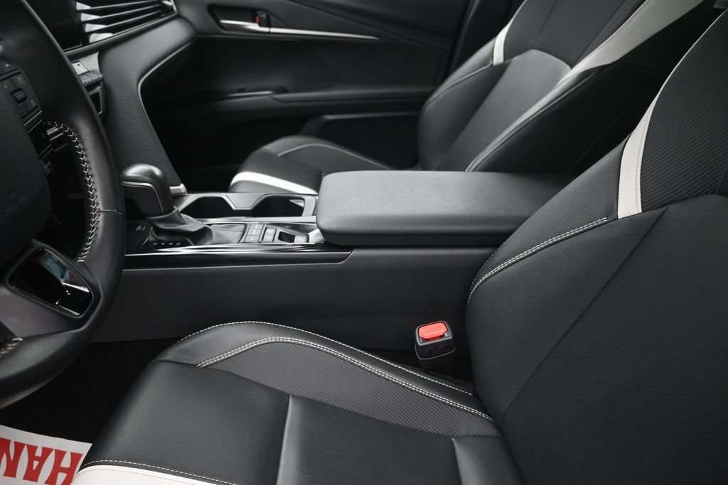 Used 2025 Toyota Camry SE FWD image 21