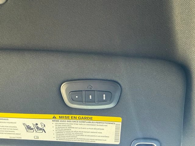 Used 2025 Chrysler Pacifica Select FWD image 27