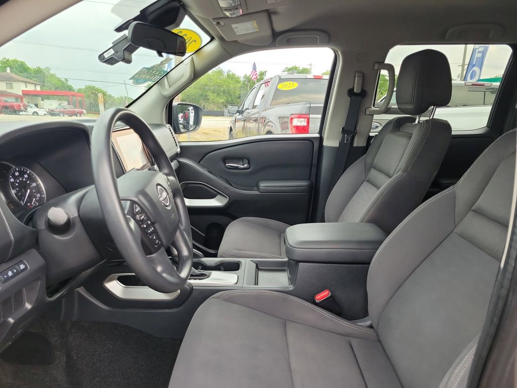 Used 2022 Nissan Frontier SV w/ Technology Package AWD/4WD image 17