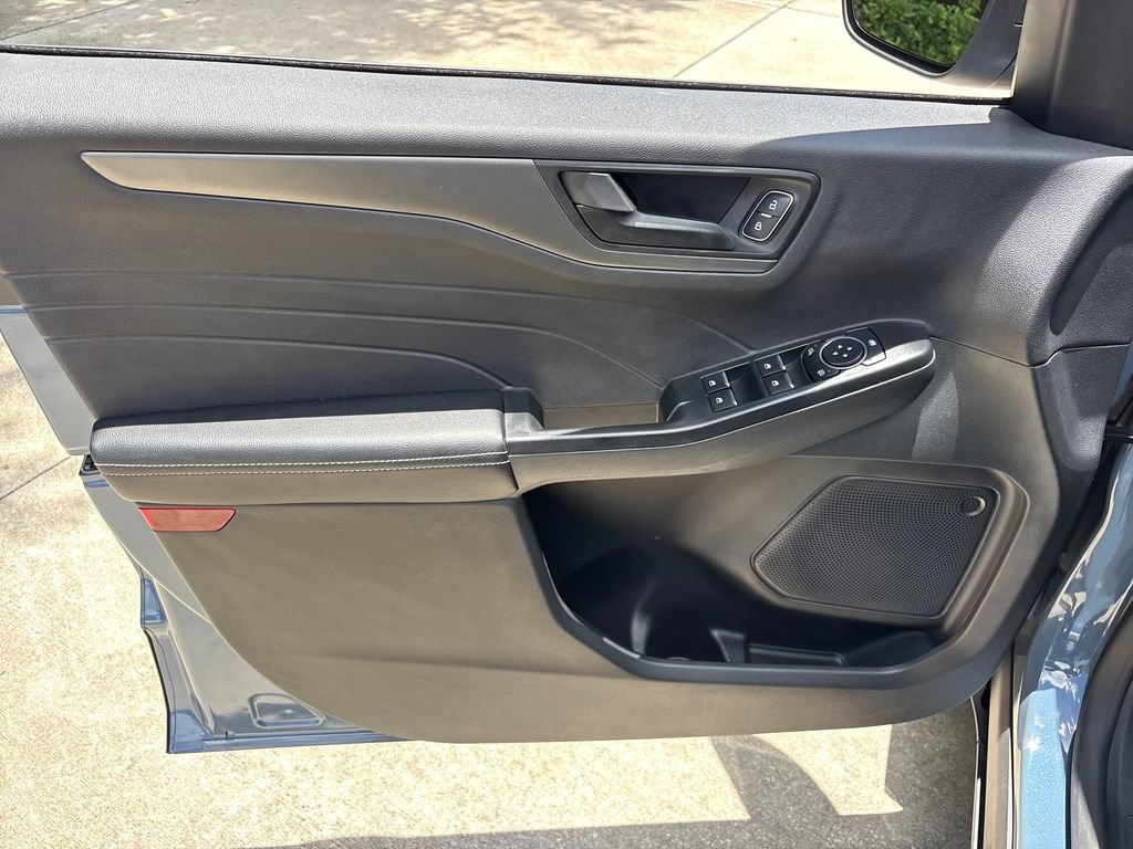 Certified 2025 Ford Escape Active FWD image 16
