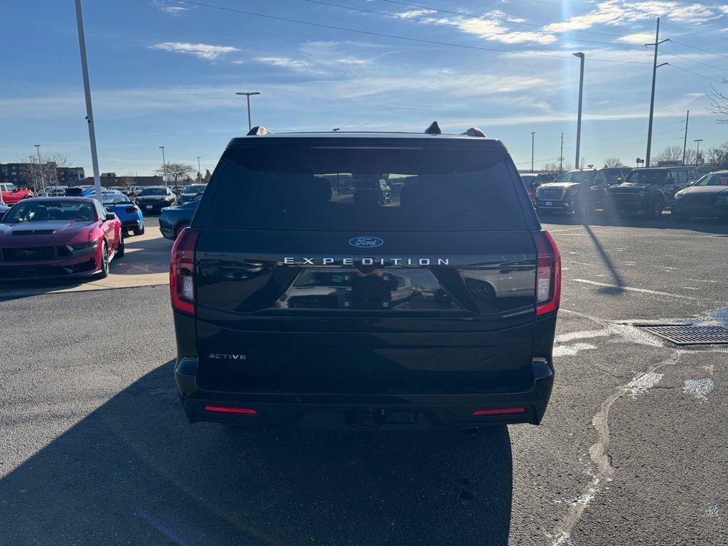 Certified 2025 Ford Expedition Active AWD/4WD image 4