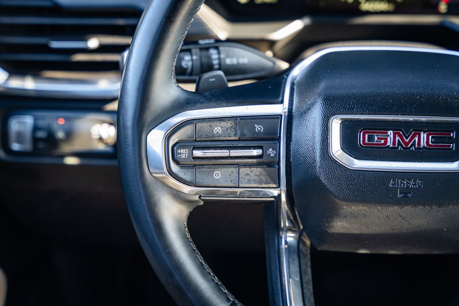 Used 2024 GMC Acadia Elevation w/ Black Edition image 27