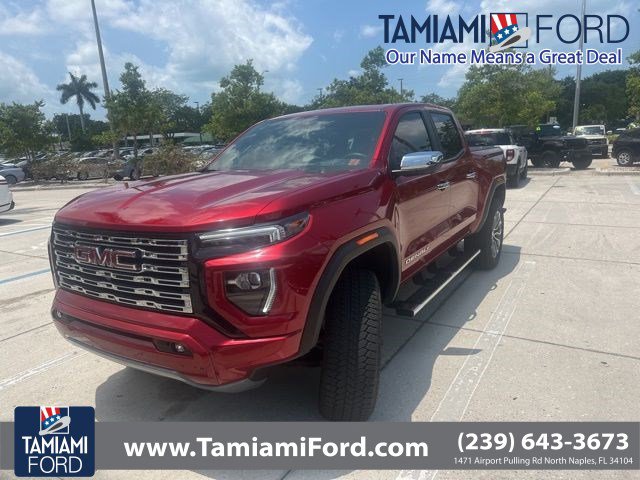 Used 2025 GMC Canyon Denali AWD/4WD image 1