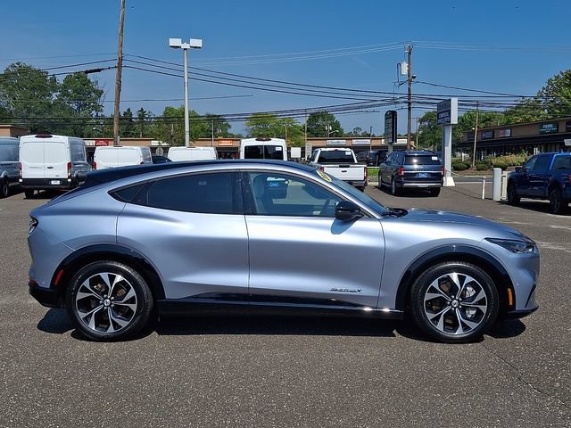 Certified 2022 Ford Mustang Mach-E Premium AWD/4WD image 7
