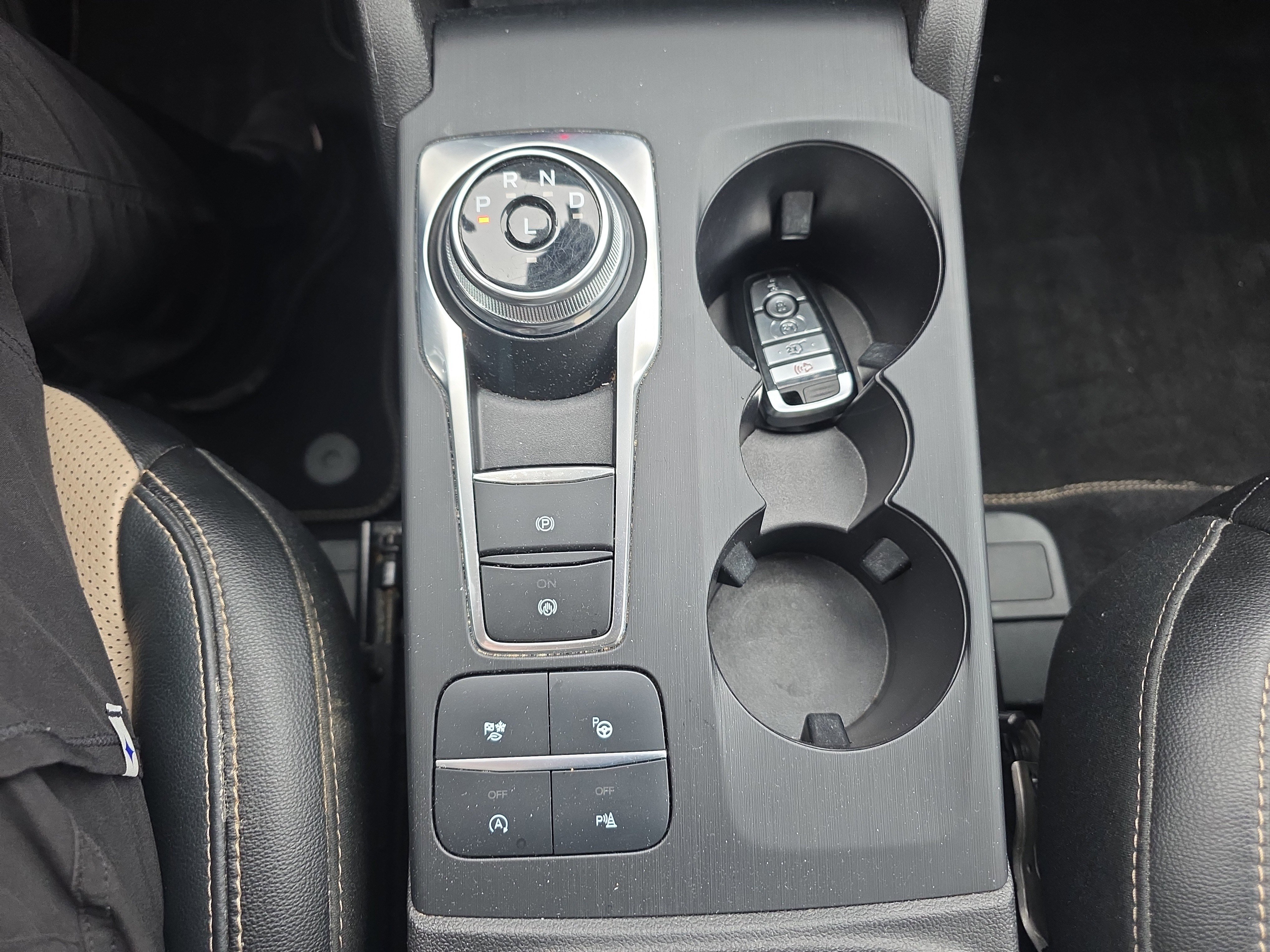 Certified 2022 Ford Escape Titanium w/ Titanium Elite Package image 48