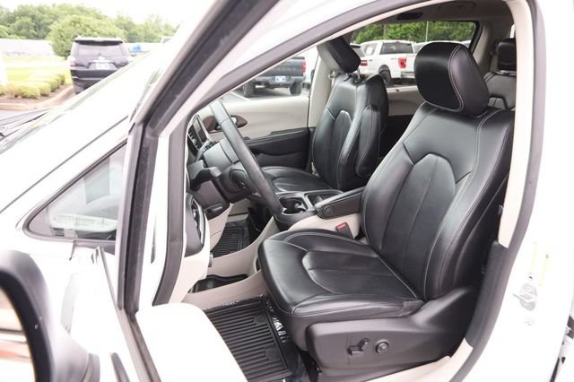 Used 2021 Chrysler Voyager Lxi FWD image 9