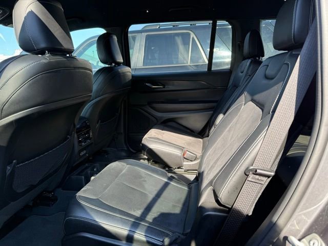 Used 2023 Jeep Grand Cherokee L Laredo AWD/4WD image 5