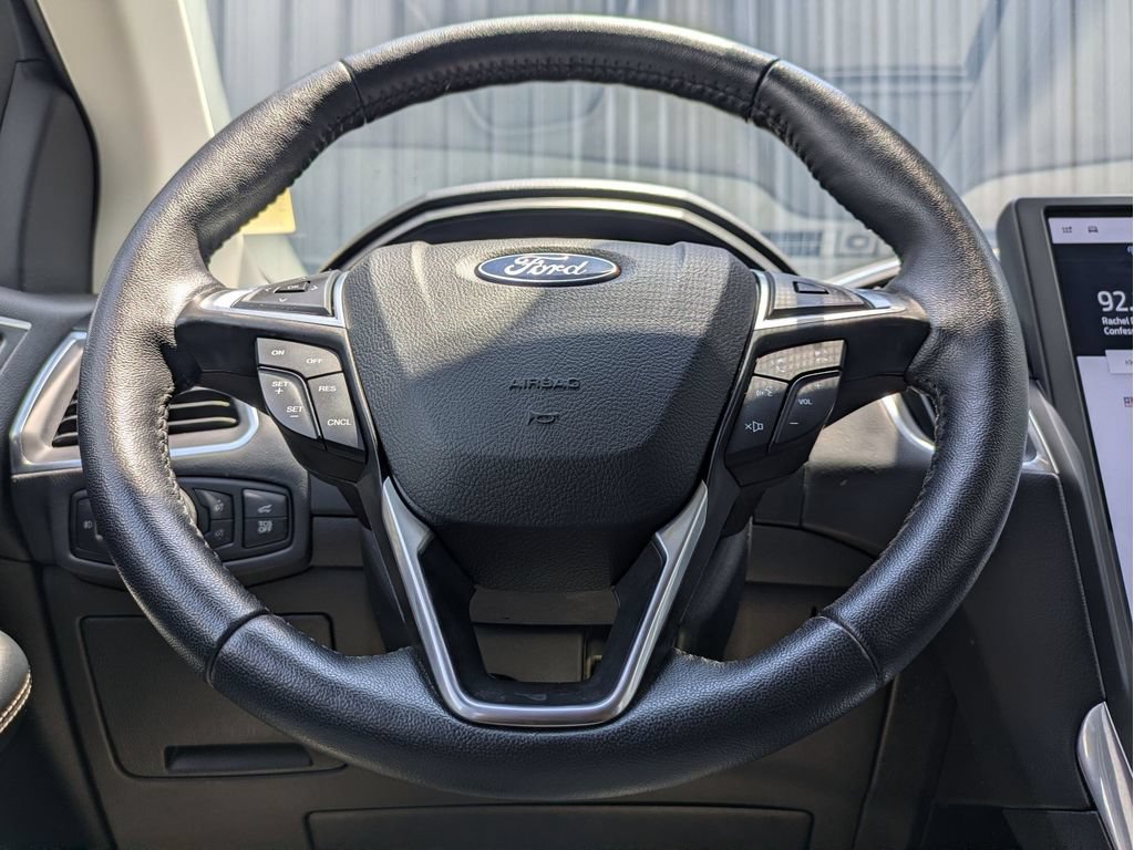 Certified 2024 Ford Edge Titanium AWD/4WD image 21