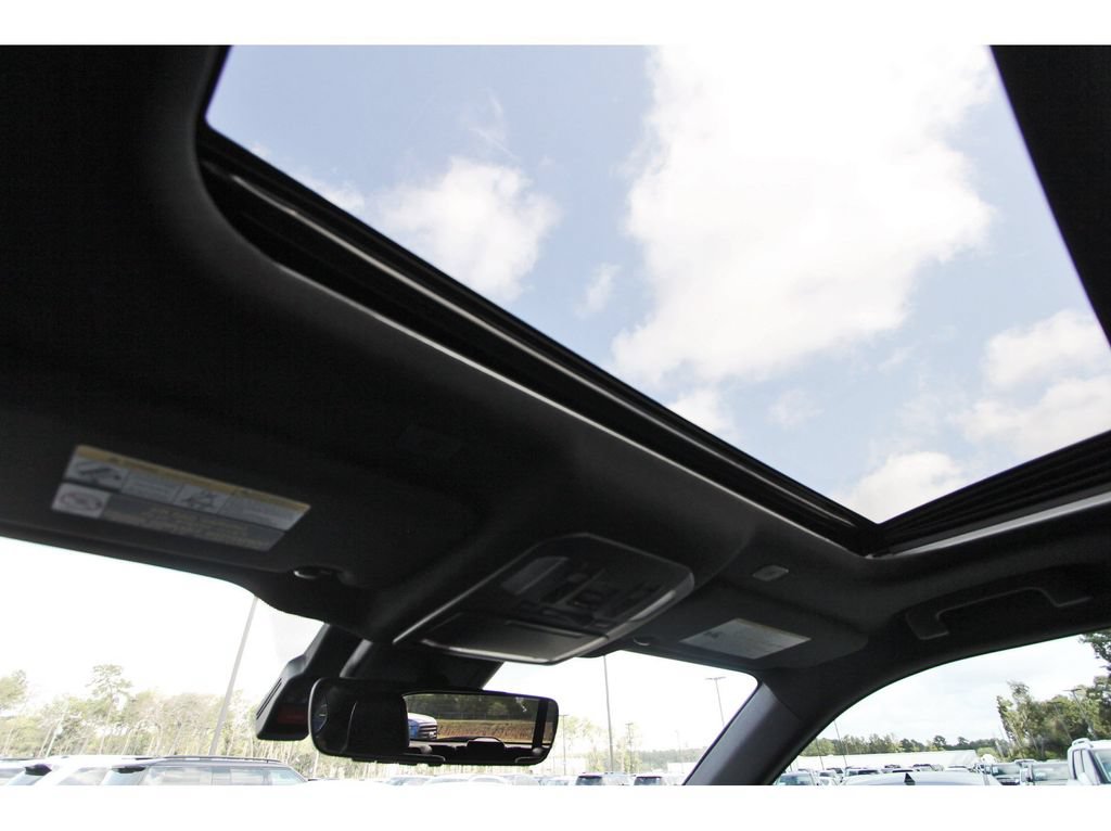 Used 2024 Toyota Highlander XSE FWD image 28