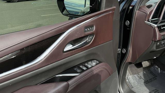Used 2024 Cadillac Escalade Sport Platinum w/ LPO, ONYX Package AWD/4WD image 9