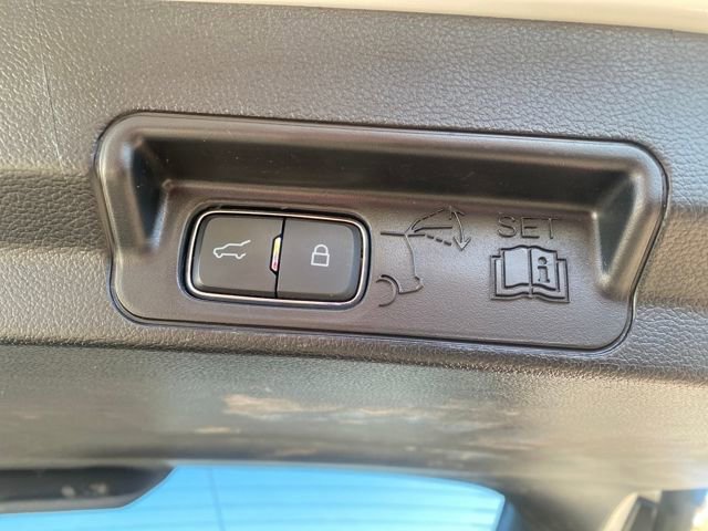 Certified 2022 Ford Explorer XLT w/ Equipment Group 202A image 11