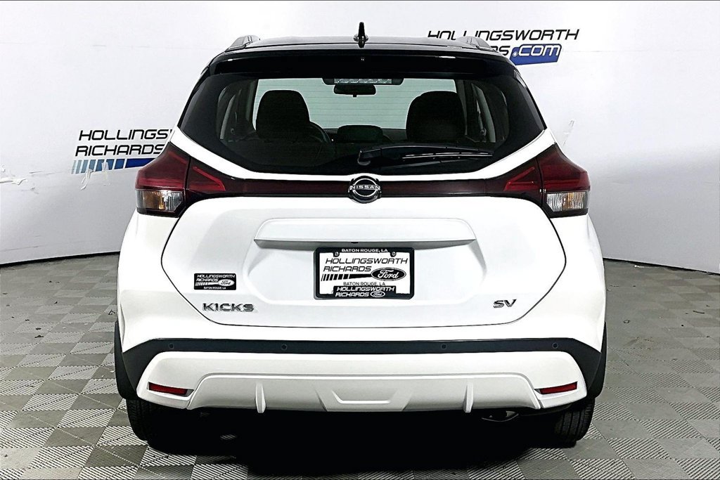 Used 2024 Nissan Kicks SV FWD image 4