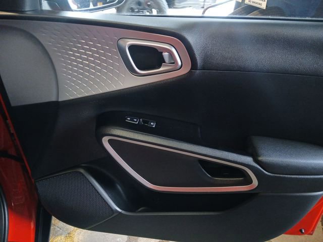 Used 2022 Kia Soul LX image 45