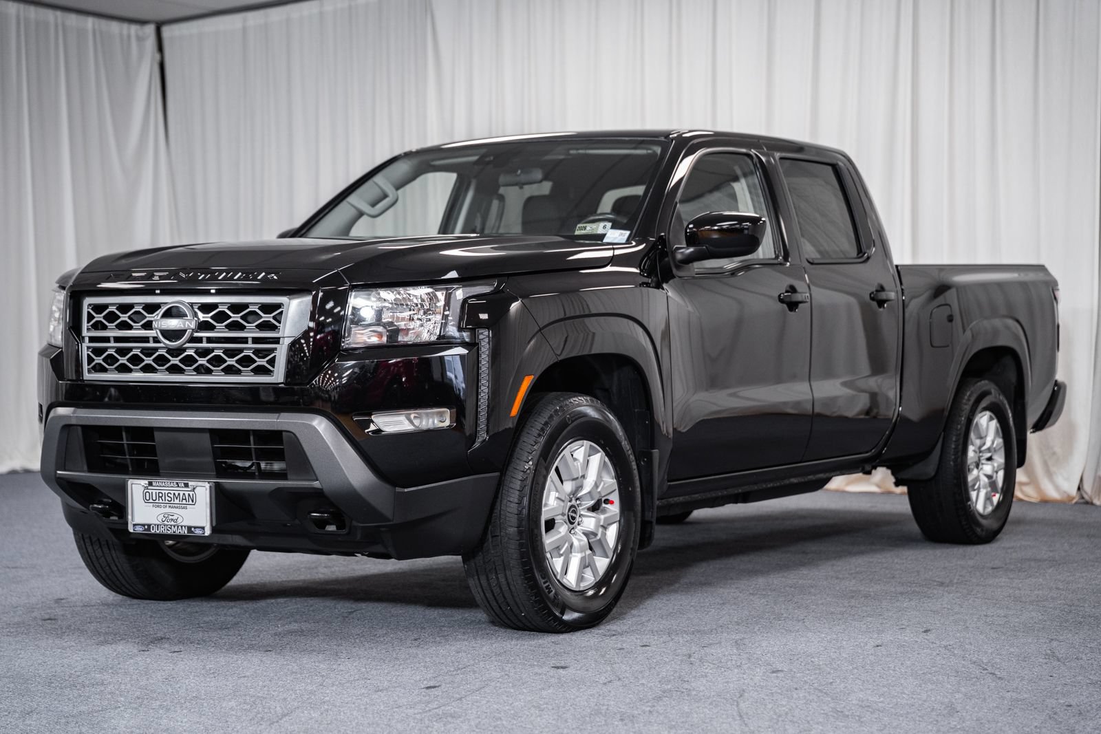Used 2024 Nissan Frontier SV w/ Technology Package AWD/4WD image 3