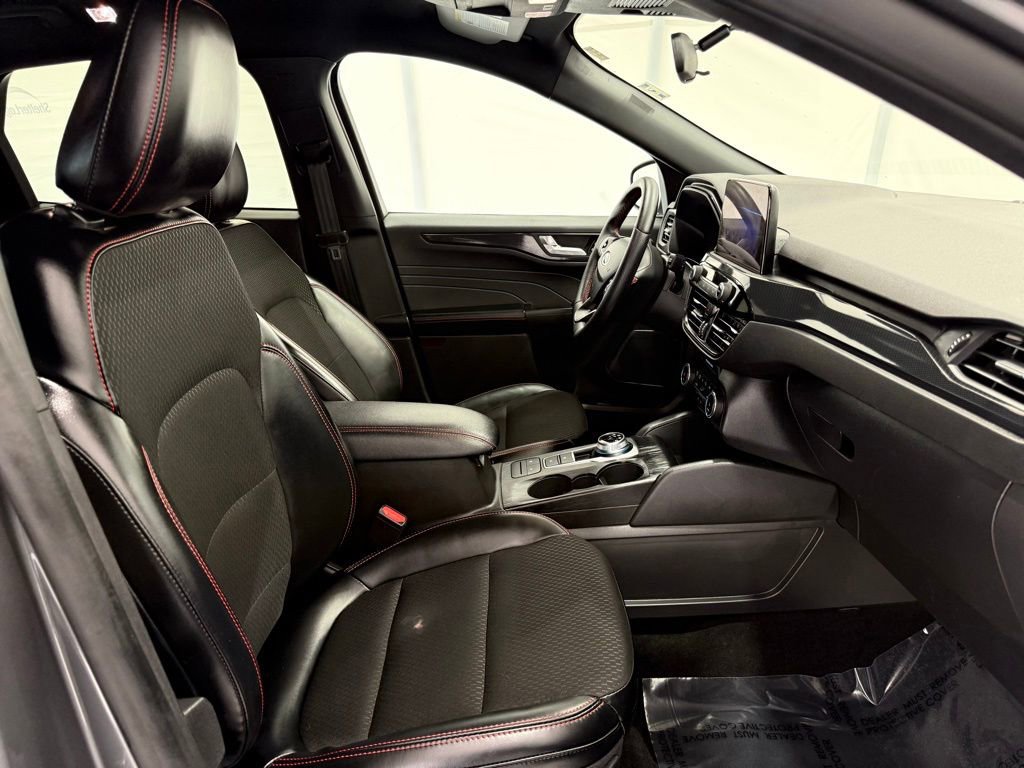 Certified 2025 Ford Escape ST-Line image 19