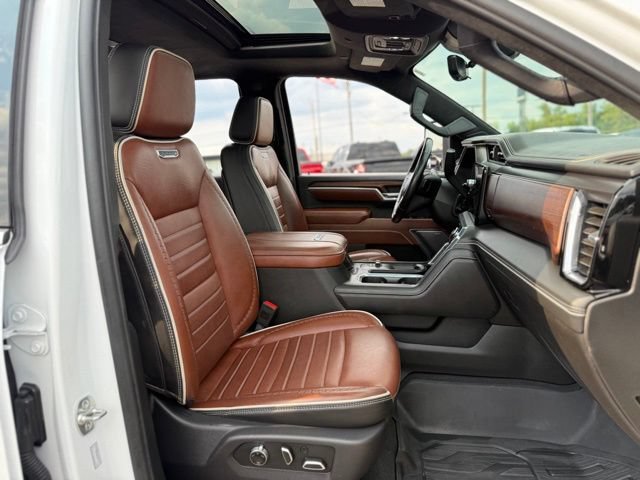 Used 2025 GMC Sierra 3500 Denali Ultimate w/ LPO, GMC Protection Package AWD/4WD image 17