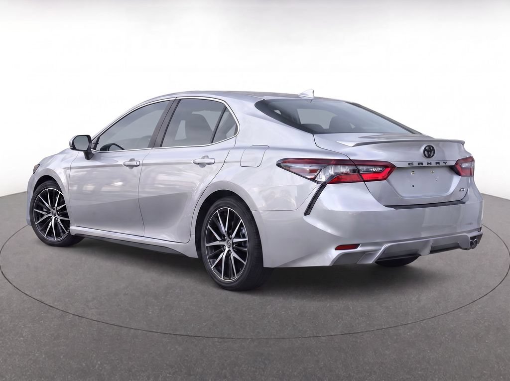 Used 2024 Toyota Camry SE w/ Convenience Package FWD image 5