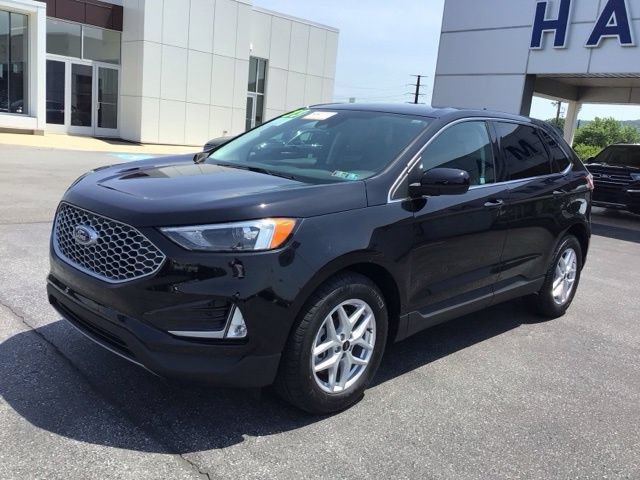 Certified 2023 Ford Edge SEL w/ Convenience Package AWD/4WD image 2